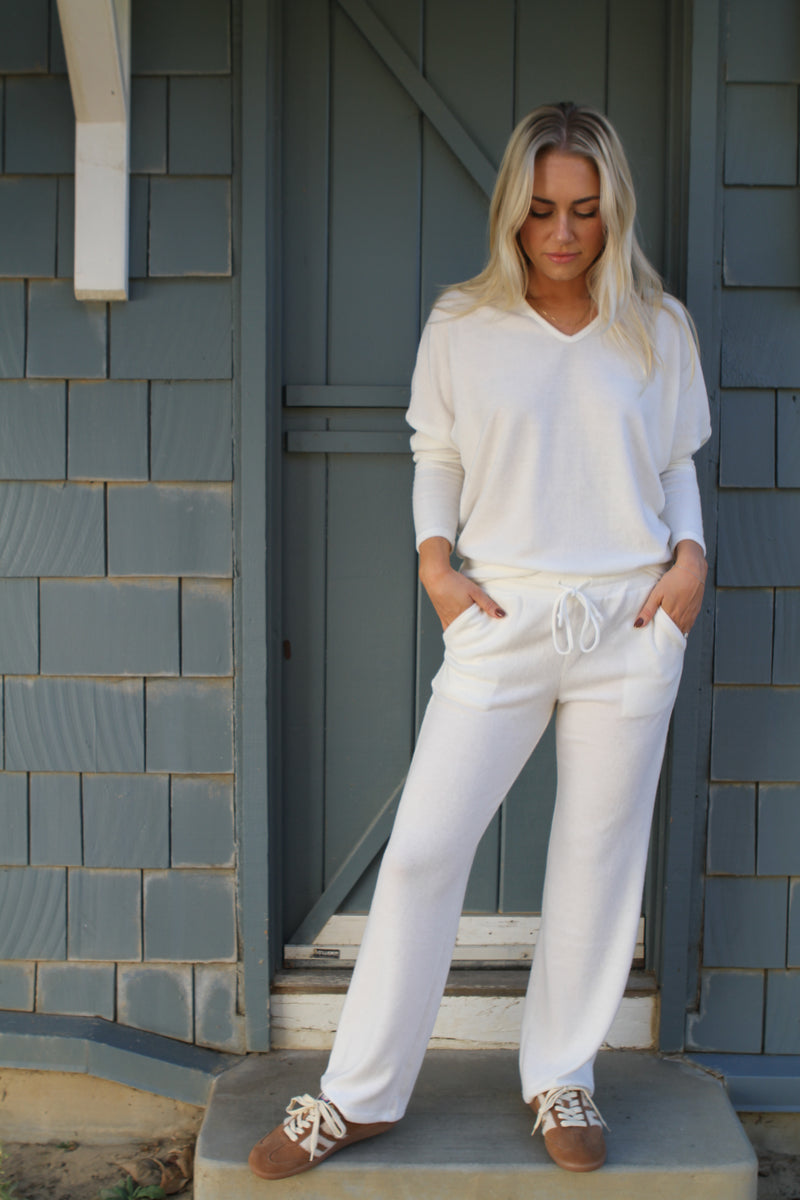 MG V-Neck Sweater Top off white