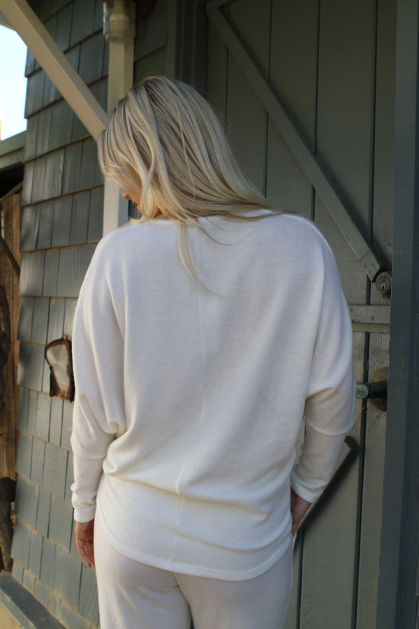 MG V-Neck Sweater Top off white